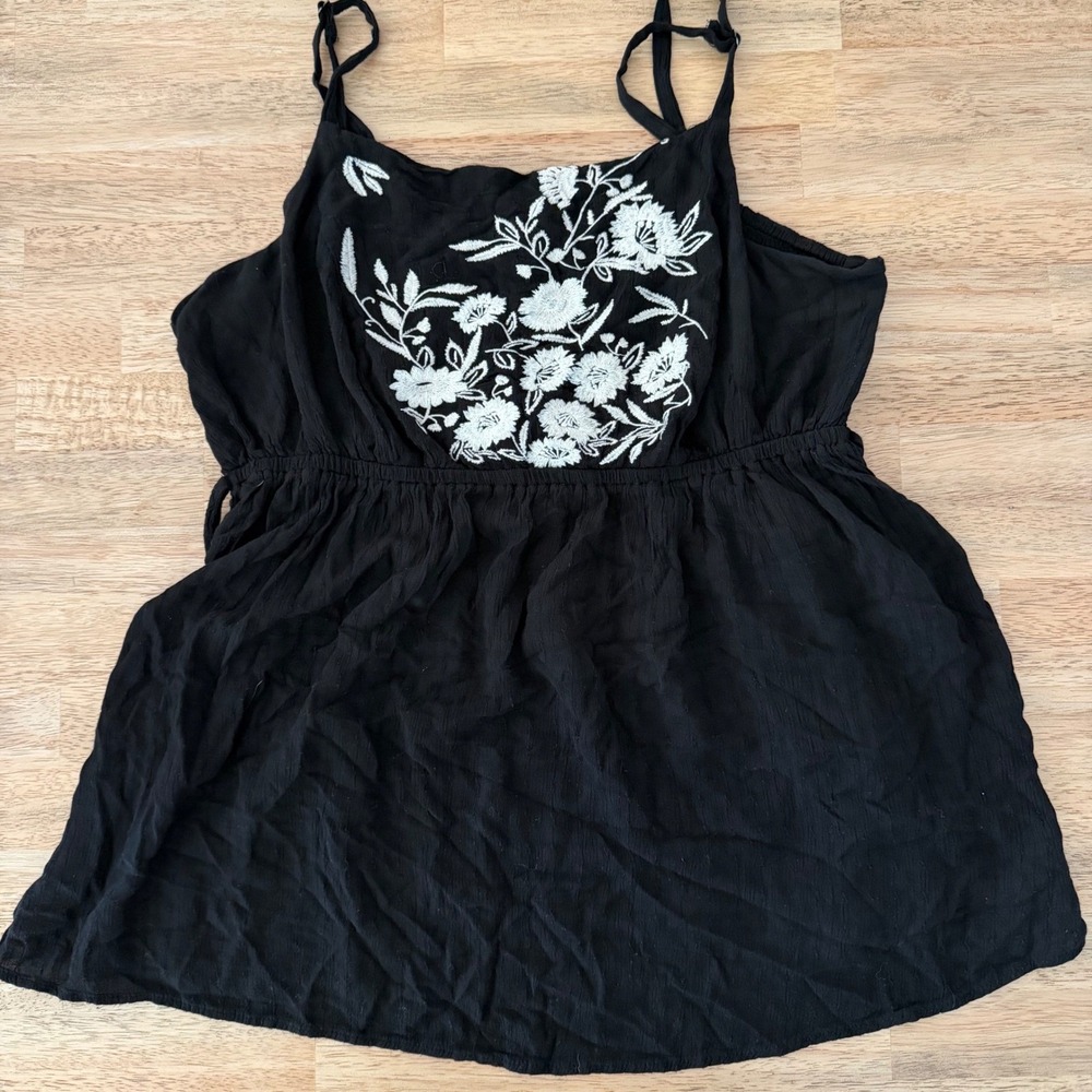 Torrid Womens Black Floral Embroidered Babydoll Cami Top Smocked Plus Size 1 XL